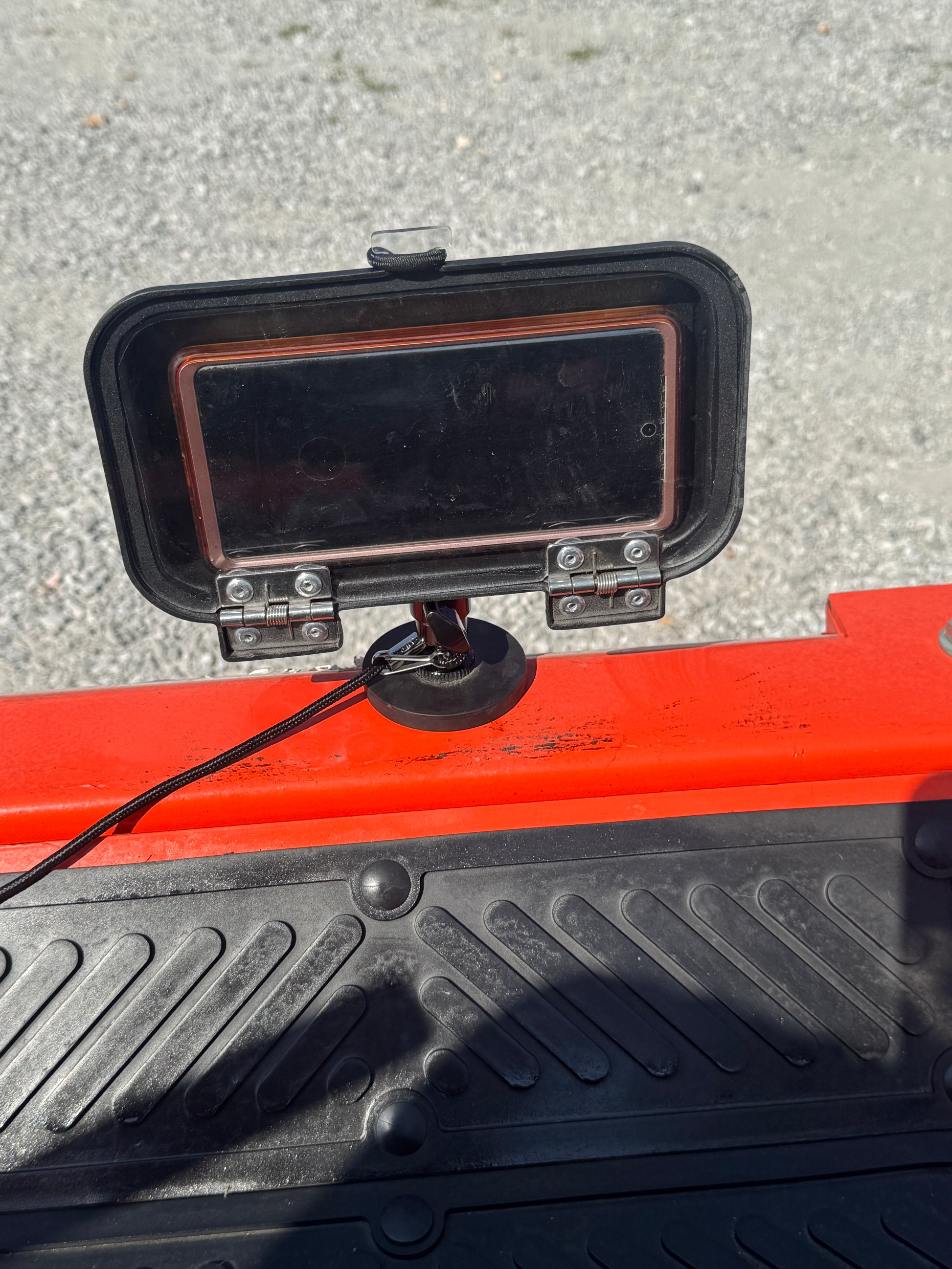 ADJUSTABLE CALLHAUL ON A ORANGE BAD BOY MOWER