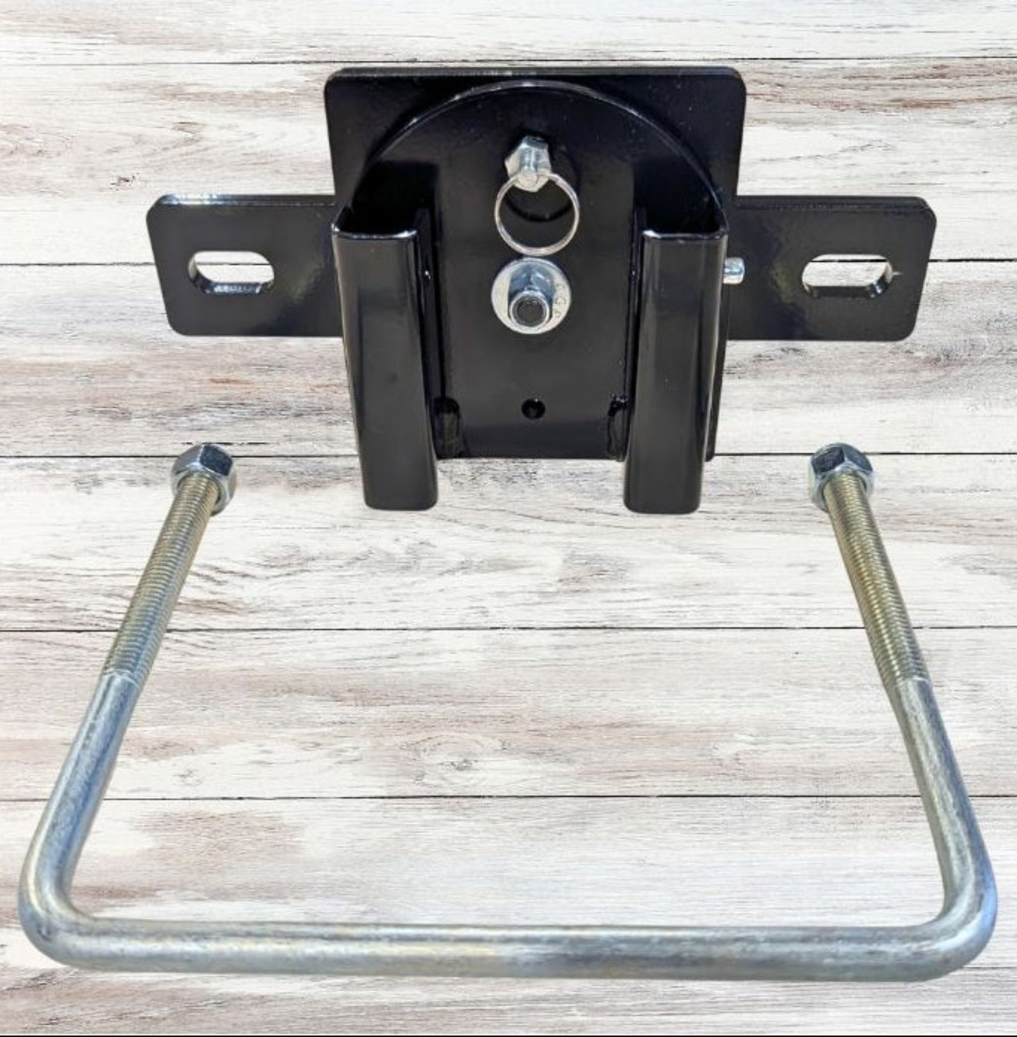 Snap-Lok mount for tractors on a wooden background with text.