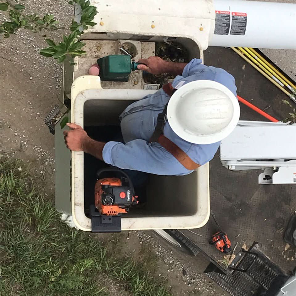 SawHaul Mount for Aerial Bucket Trucks - GearHaul - SH027APB - 20